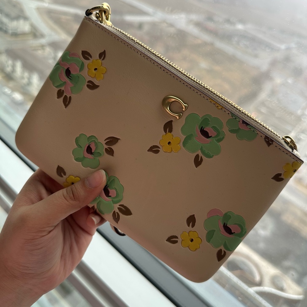 Coach Essentials Wristlet - Floral Ivory/Brass